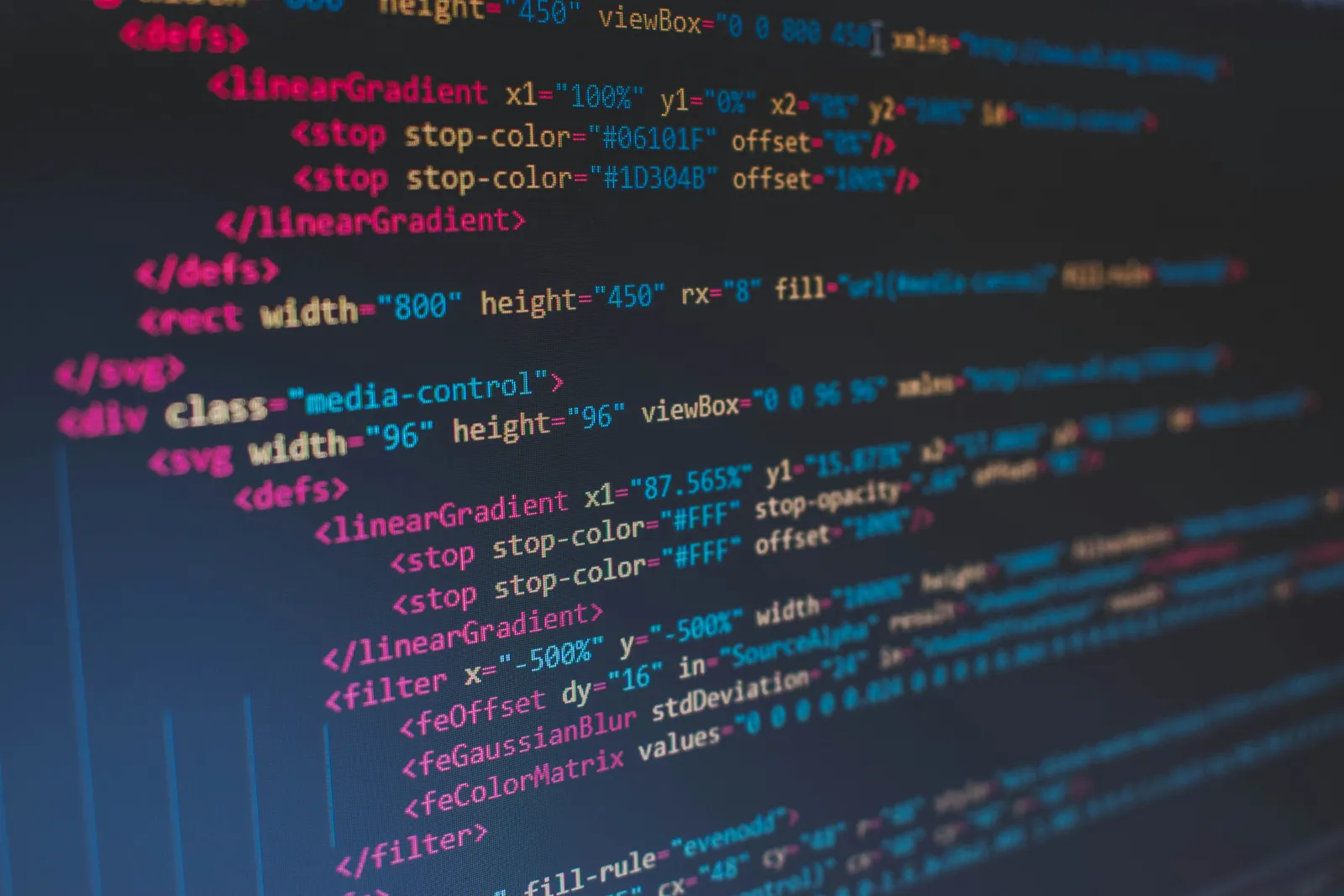 Code2LoRA:用超网络为代码模型生成仓库专属 LoRA